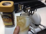 コーヒーも塗料となります。 使う塗料が水性となれば乾燥が遅いのでブチュっとなりやすいですが。